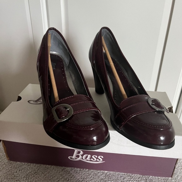 Dress shoe - Picture 1 of 11